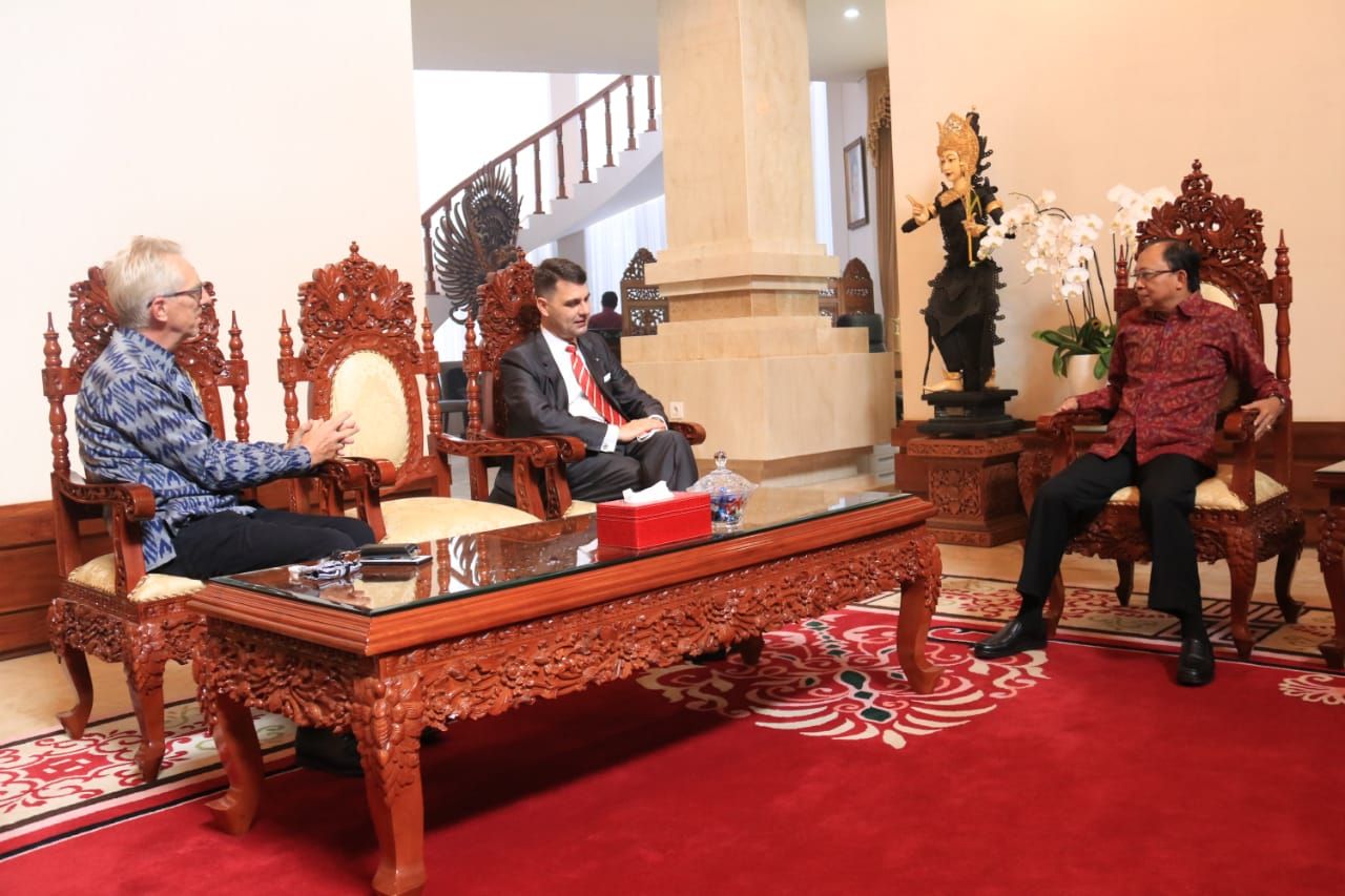 podiumnews.com-Bertemu Dubes Austria, Koster Sebut Peran Desa Adat Tangani Covid-19